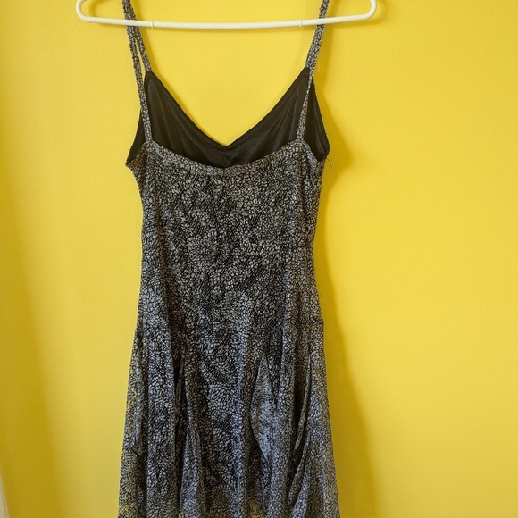 Dress - Picture 6 of 8